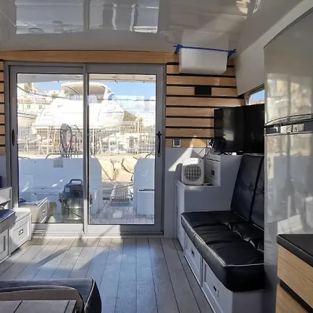 Flottant Apartment *